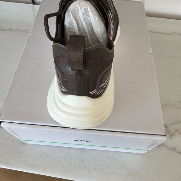 APL Women's Streamline Chocolate/Cobalt/Multi Shoes | Size 7.5 NEW - Picture 8 of 9